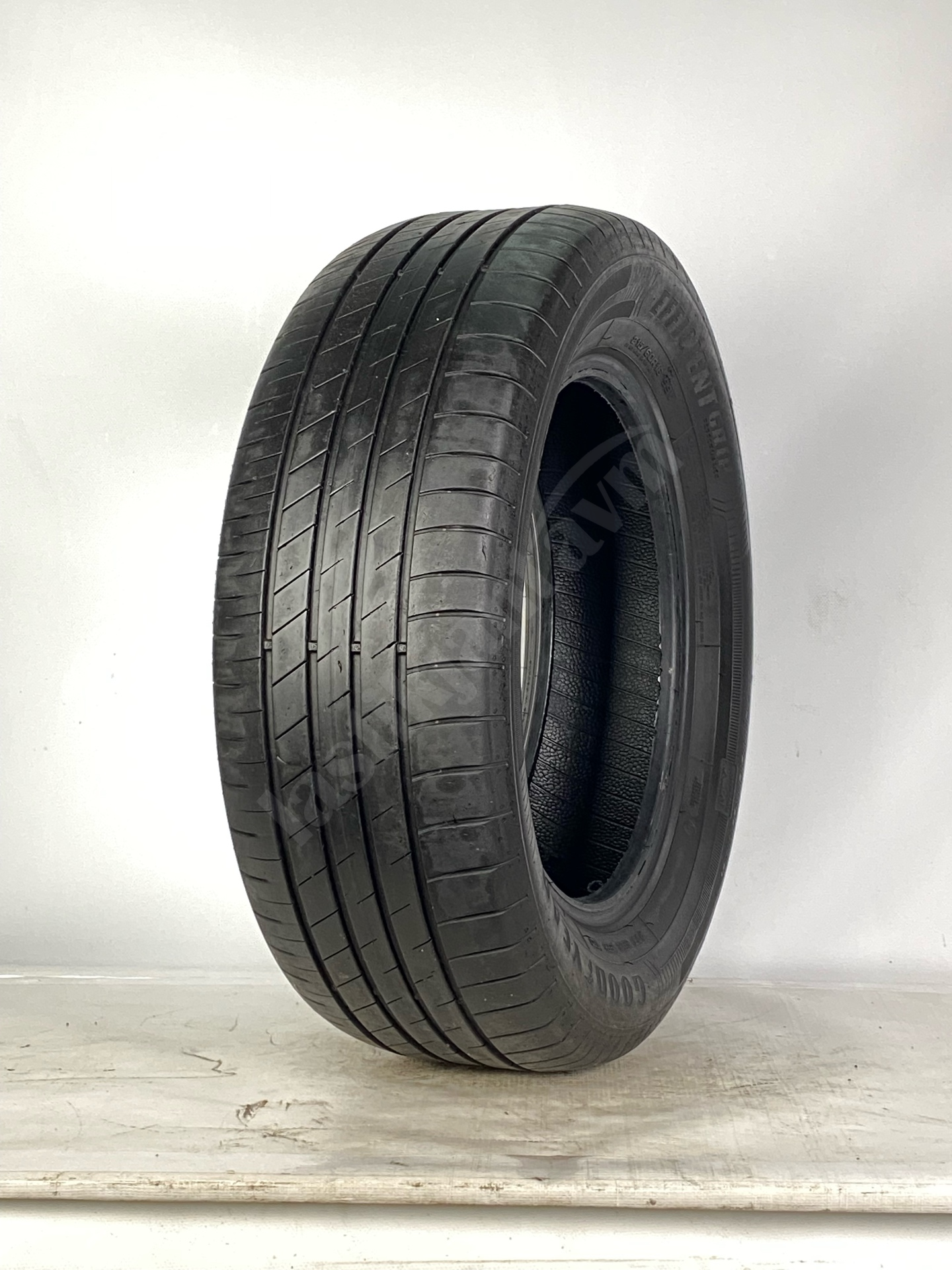 Goodyear 215/60R16 95V Efficientgrip per 5 mm 2.EL Yaz Lastiği (2020)