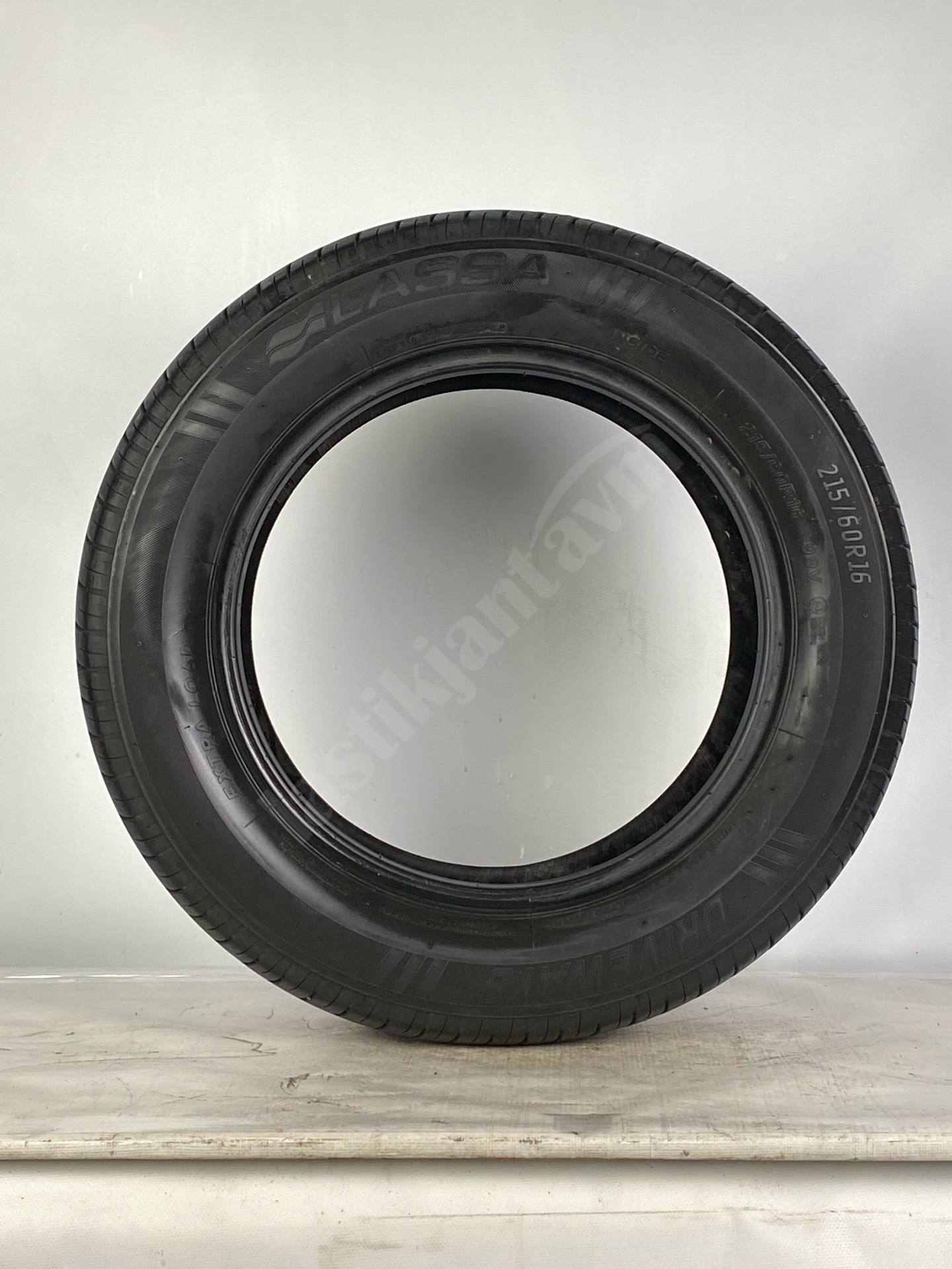 Lassa 215/60R16 99V Driveways 6 mm 2.El Yaz Lastiği (2022) - Görsel 2