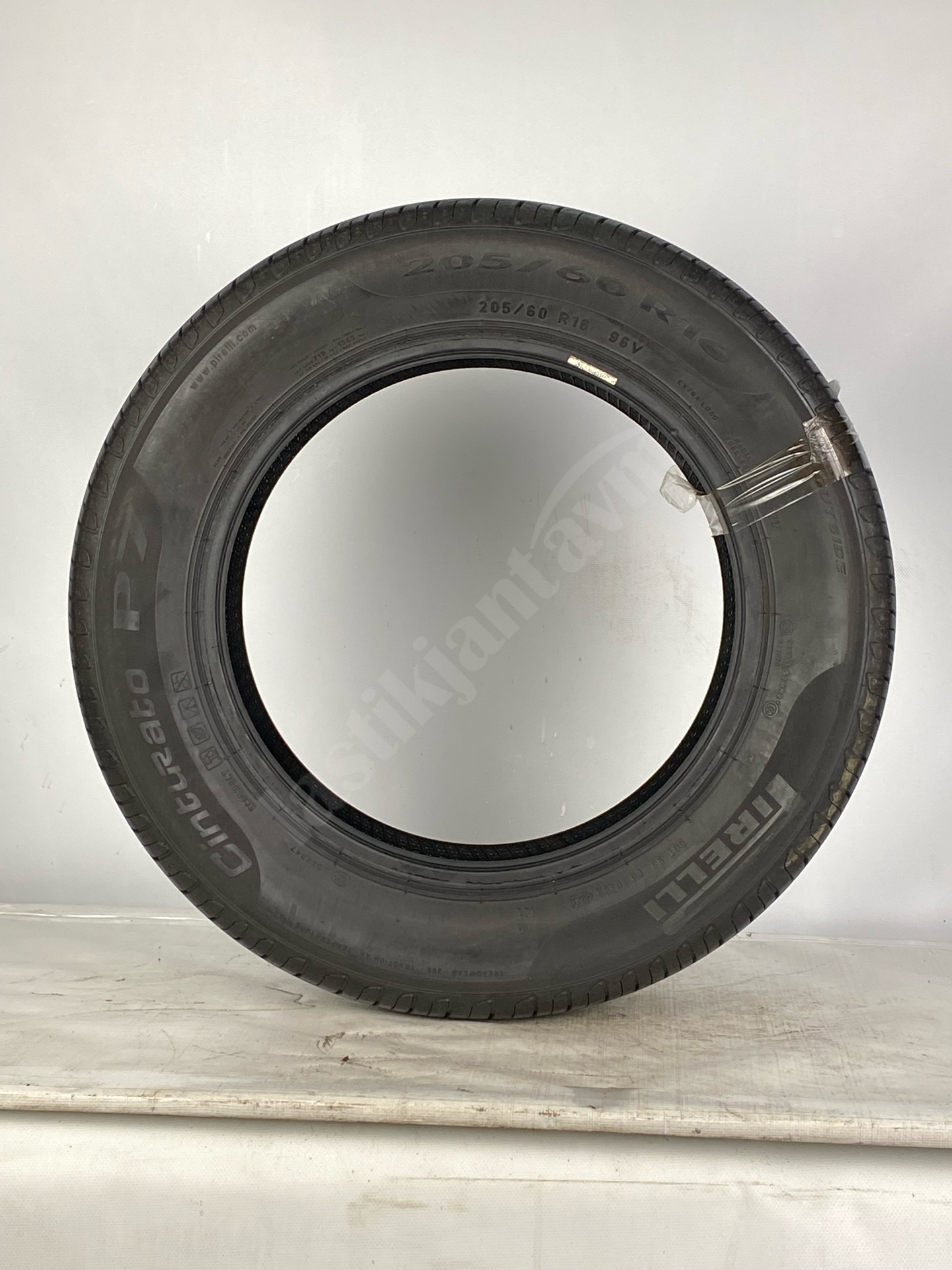 Pirelli 205/60R16 96V Cinturato P7 6 mm 2.EL Yaz Lastiği (2020) - Görsel 2